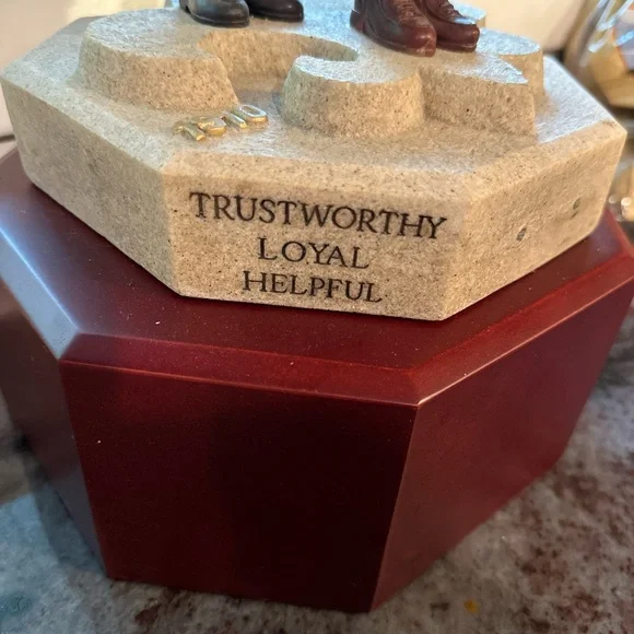 Boy Scouts Statue - “A Century of Scouting” By Joseph Csatari - Picture 2 of 5